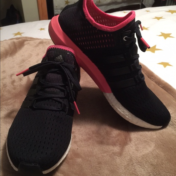 New Women's Adidas gazelle boost size 9