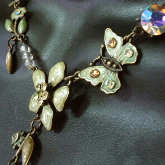 Exquisite 3D Iridescent Choker - Picture 1 of 4