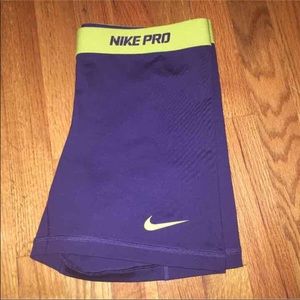 Nike pros size large