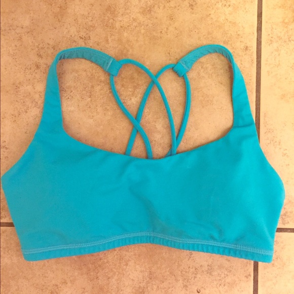 Lululemon Free To Be Sports Bra in Aqua size 4