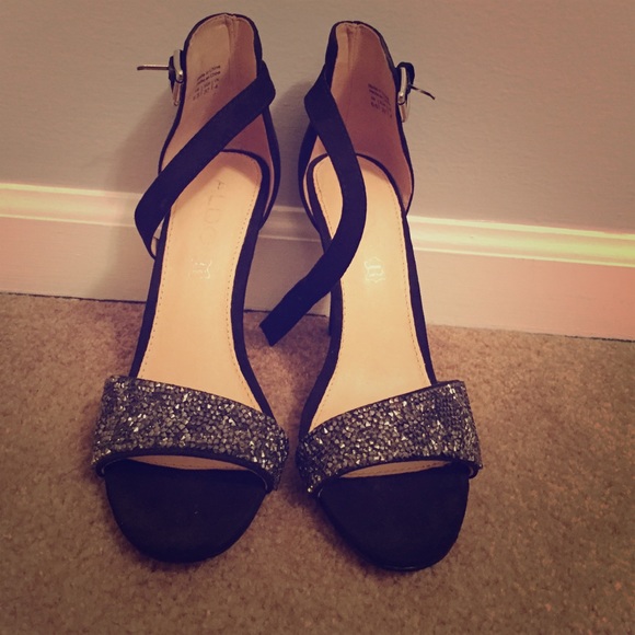 Aldo pumps never worn! Amazing sparkle!