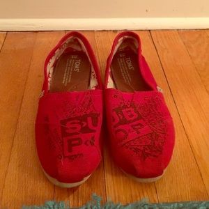 Red Toms