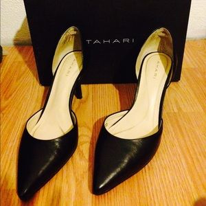 Tahari black pumps/heels
