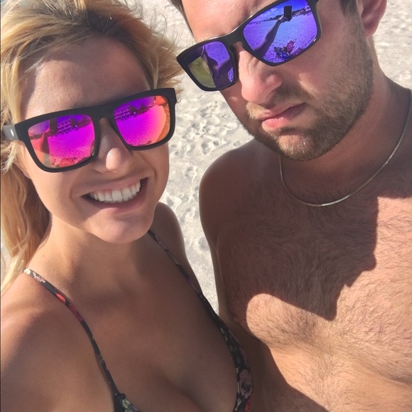 Meet your Posher, J - Picture 2 of 3