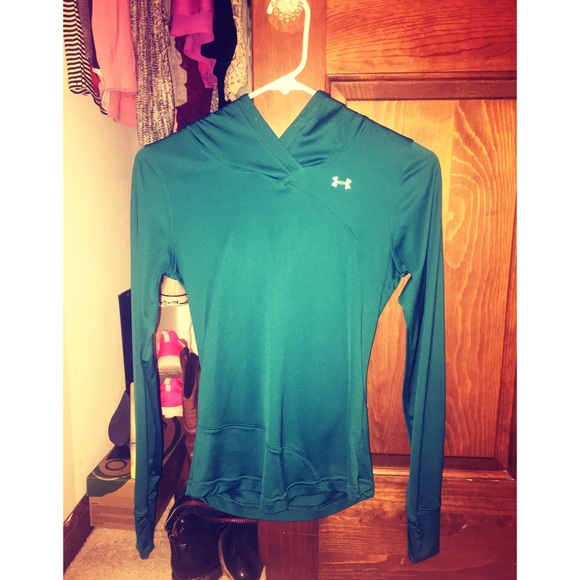 Under Armour Tops - Under Armour fitted hoodie