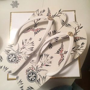 Tori Burch flip flops size 6