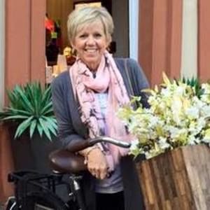 Meet your Posher, Deb