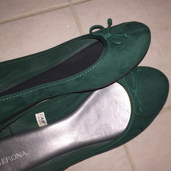 (DELETING TODAY) LIKE NEW FLATS