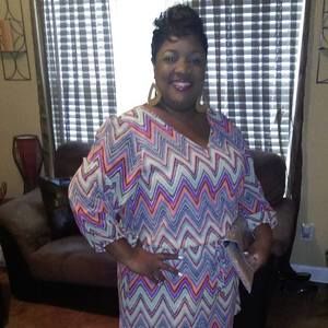 Meet your Posher, Mona