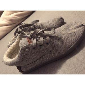 TOMS boots !
