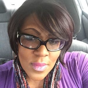 Meet your Posher, Dana