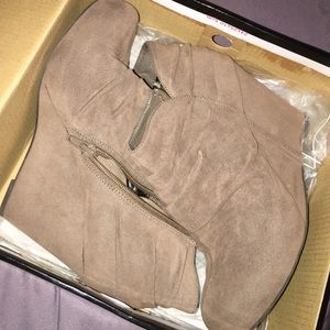 Dollhouse taupe wedges