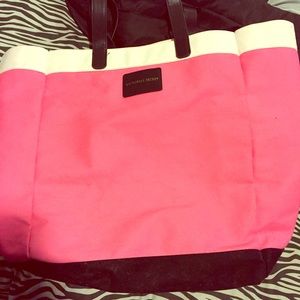 New VS travel bag