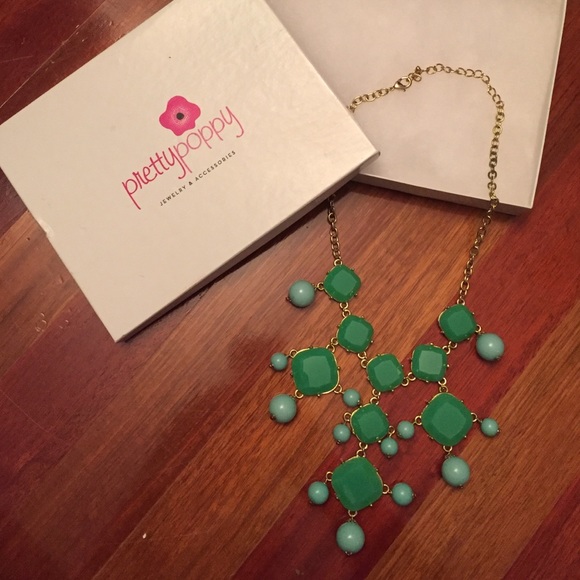 Gorgeous Fashion Necklace - Picture 1 of 4
