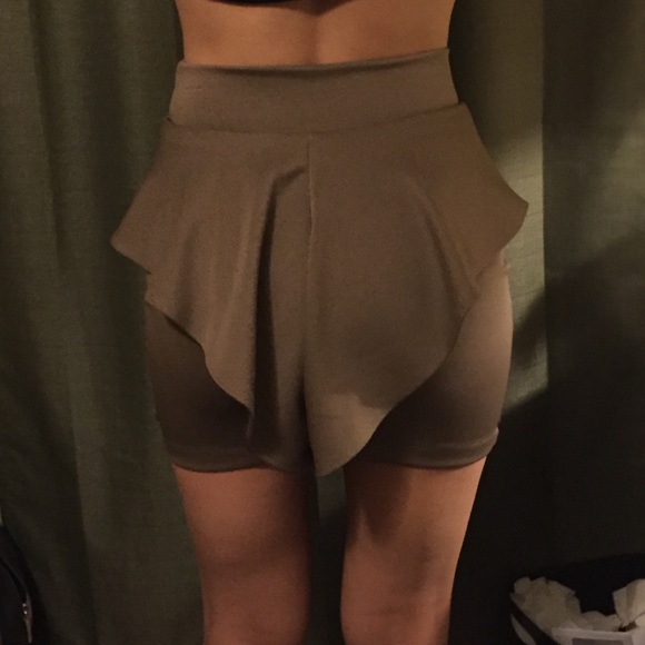 Peplum skirt - Picture 2 of 3