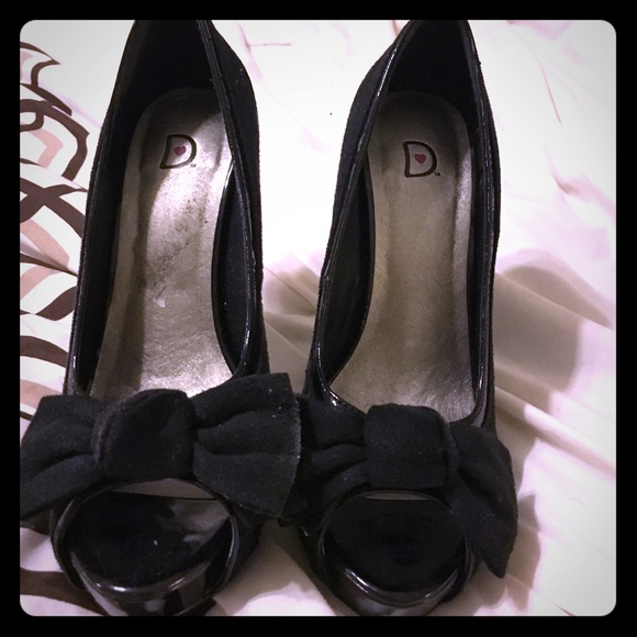 Gorgeous peep toe suede and patent leather trim - Picture 1 of 2