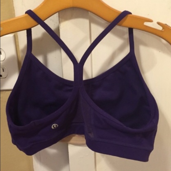 Size 6 Lululemon  shorts bra !!