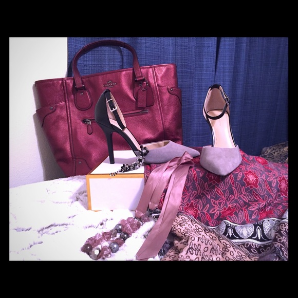 **ON HOLD** Gorgeous stiletto heeled two-tone pump