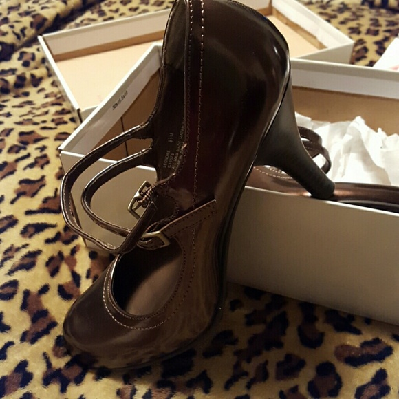 Heels - Picture 2 of 3