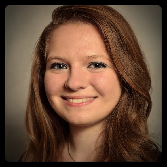 Meet your Posher, Kayla