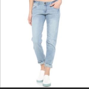 #BoyfriendJeans H&M Simply look Lightwash