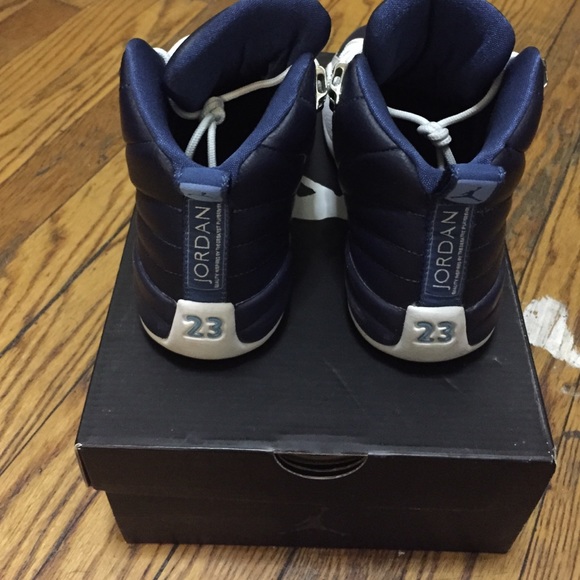 Jordan obsidian 12's size 4 - Picture 4 of 4