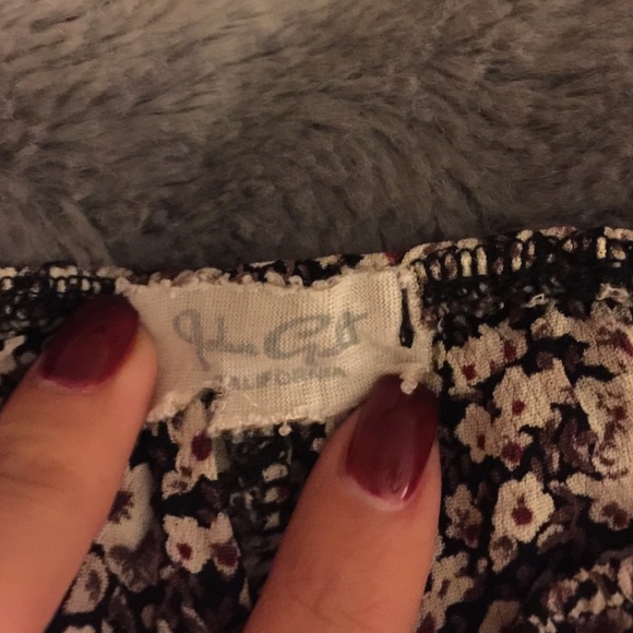 Floral brandy Melville shorts - Picture 2 of 3