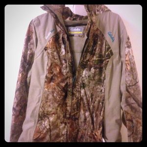 Cabelas Outfit Her Camo size Small