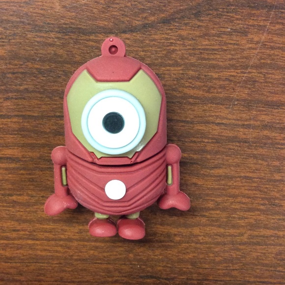 Cute minion ironman 8 GB USB flash drive - Picture 2 of 3