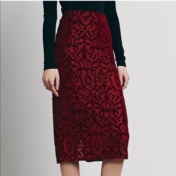 💥SALE💥Free People burgundy burn out pencil skirt