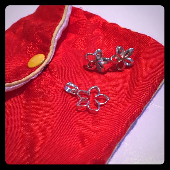 Hawaiian jewelry