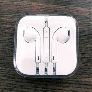 Apple earphones.