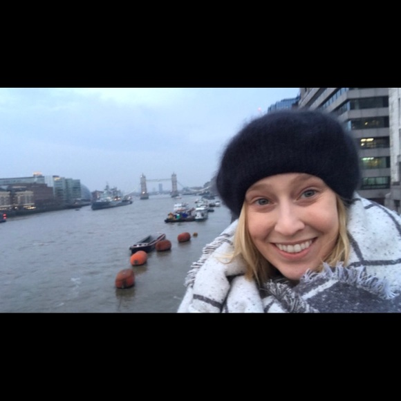 Meet your Posher, Erin - Picture 4 of 4