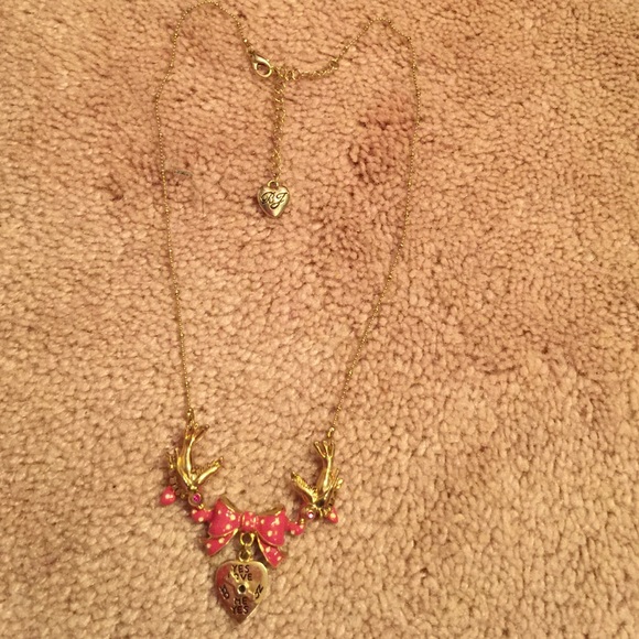 Brand-new Betsey Johnson love bird necklace!💞