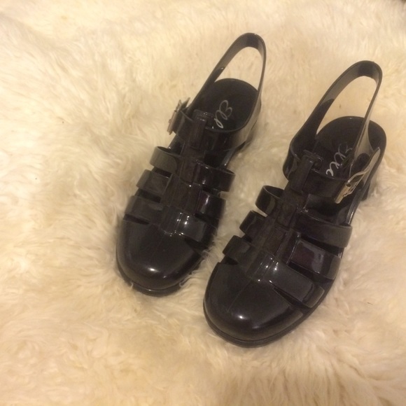 black heeled jellies