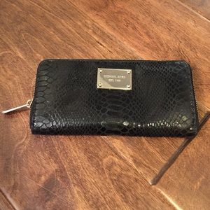 Michael Kors wallet❤️