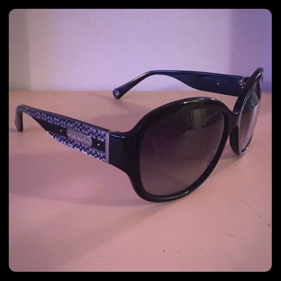 Coach Accessories - Coach sunglasses with case