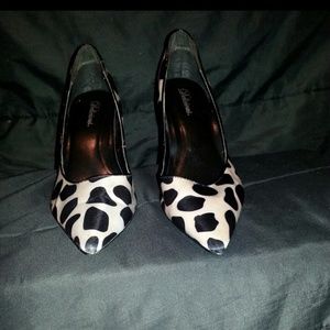 Black and white print high heel