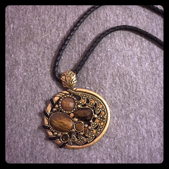 Lia Sophia black leather necklace w/ gold pendant
