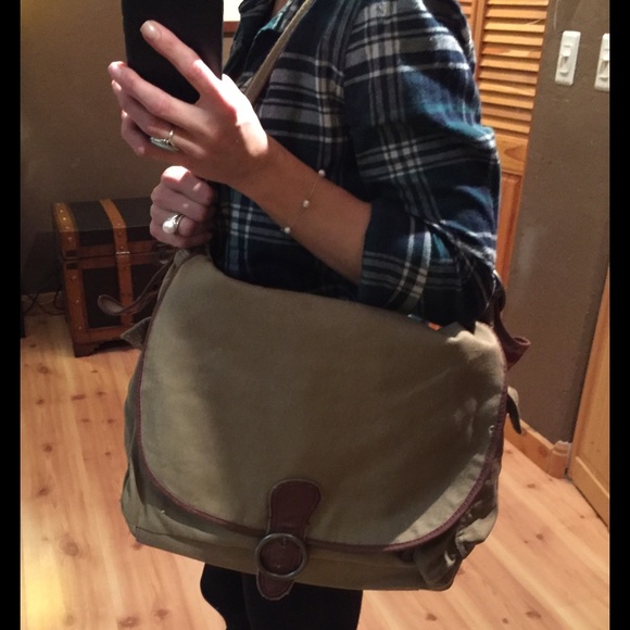 American eagle leather and canvas messenger bag