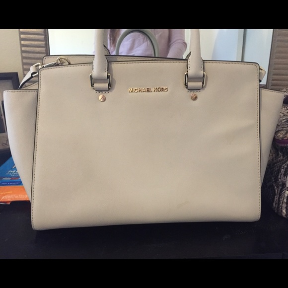 Michael Kors Handbags - Michael Kors Vanilla purse
