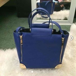 Royal blue bucket bag