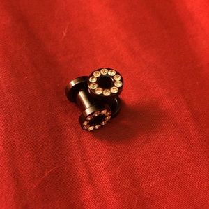 Size 4 Black Stainless Steel Crystal Gauges Plugs