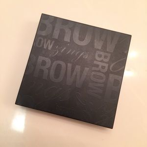 Benefit BrowZing in Dark