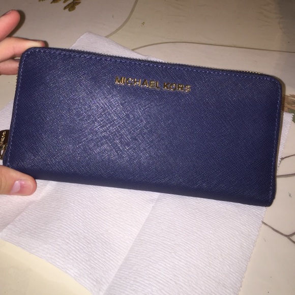Michael Kors Navy Blue Wallet - Picture 2 of 4