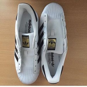 Meet your Posher, Maya