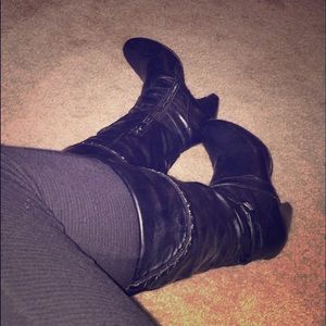 Black heel boots