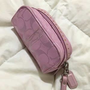 Used. Coach Wristlet (Pink)