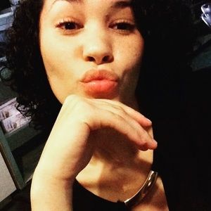 Meet your Posher, Michaela