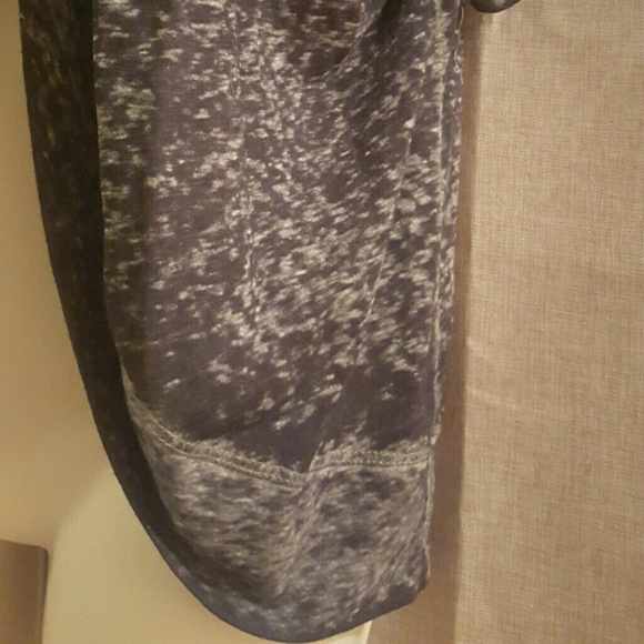 Gray and black Light sweater - Picture 4 of 4